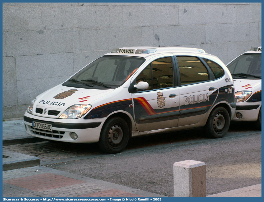 M86
Reino de España
Cuerpo Nacional de Policía
Renault Megane Scenic II generation
Parole chiave: Regno di Spagna;Spagna;Espana;España;Reino de España;Cuerpo;Nacional;Policía;Renault;Scenic