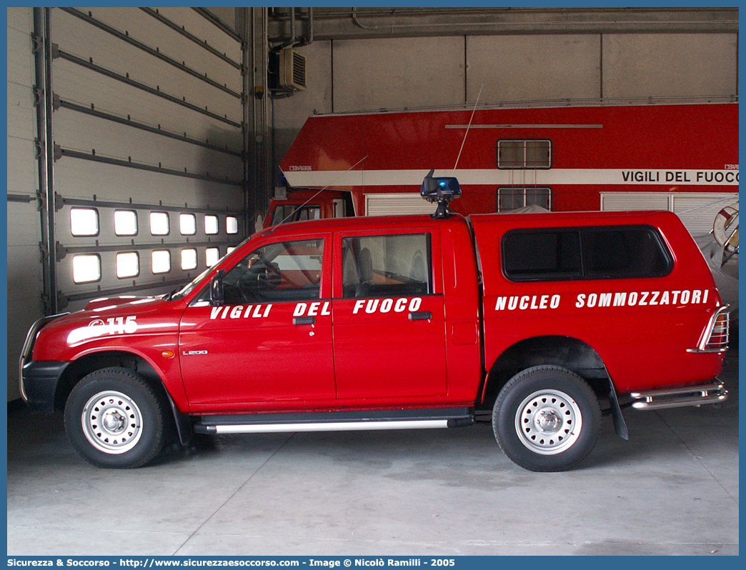 VF 20955
Corpo Nazionale Vigili del Fuoco
Nucleo Soccorso Subacqueo e Acquatico
Mitsubishi L200 III serie restyling
Parole chiave: VVF;V.V.F.;Corpo;Nazionale;Vigili;del;Fuoco;Mitsubishi;L200;L 200;NSSA;N.S.S.A.;Soccorso;Subacqueo;Acquatico;Sommozzatori;Subacquei