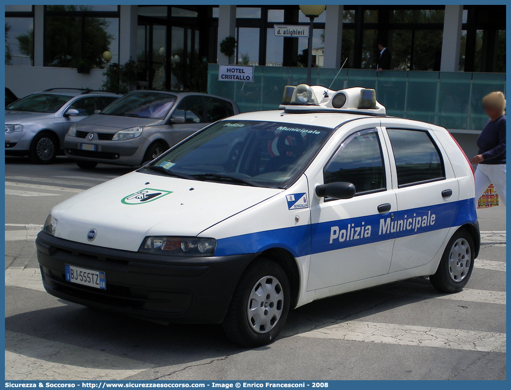 -
Polizia Municipale
Comune di Senigallia
Fiat Punto II serie
Parole chiave: Polizia;Locale;Municipale;Senigallia;Fiat;Punto