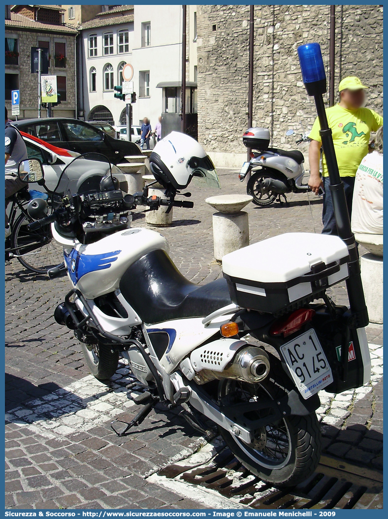 -
Polizia Municipale
Comune di Terni
Bmw F650
Parole chiave: Polizia;Locale;Municipale;Terni;Bmw;F650