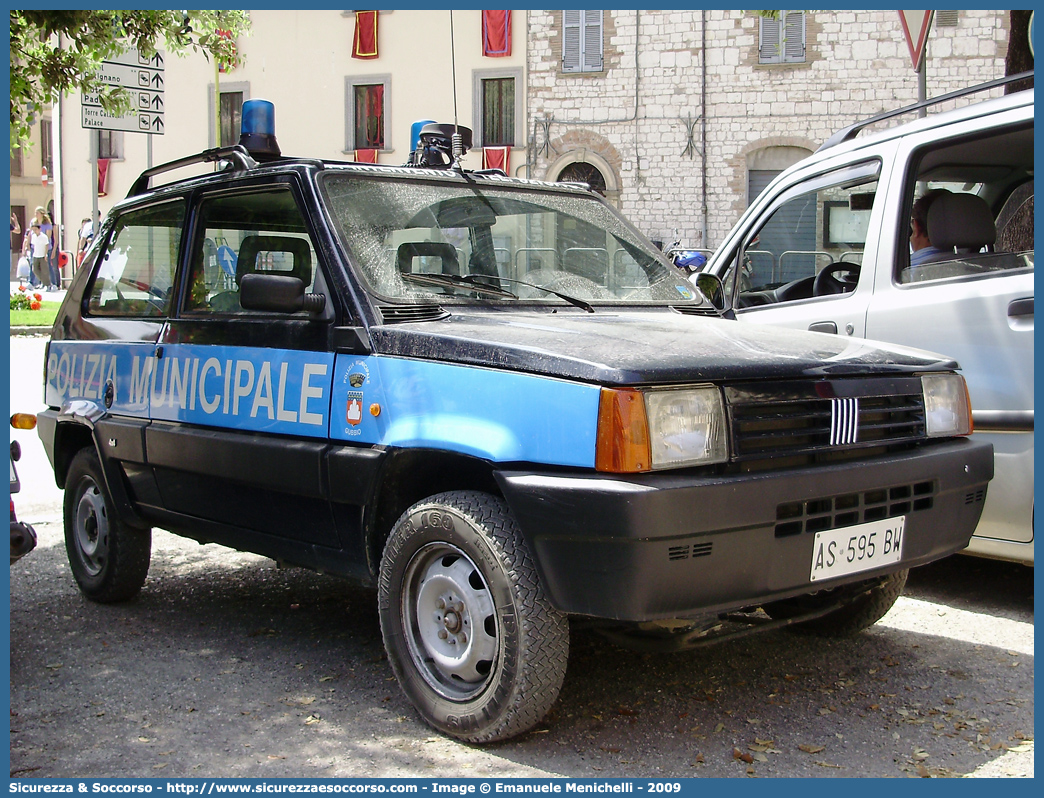 -
Polizia Municipale
Comune di Gubbio
Fiat Panda 4x4 II serie
Parole chiave: Polizia;Locale;Municipale;Gubbio;Fiat;Panda