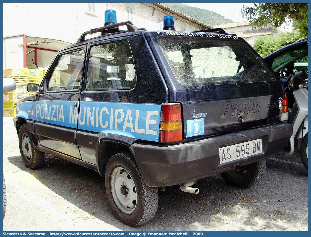 -
Polizia Municipale
Comune di Gubbio
Fiat Panda 4x4 II serie
Parole chiave: Polizia;Locale;Municipale;Gubbio;Fiat;Panda