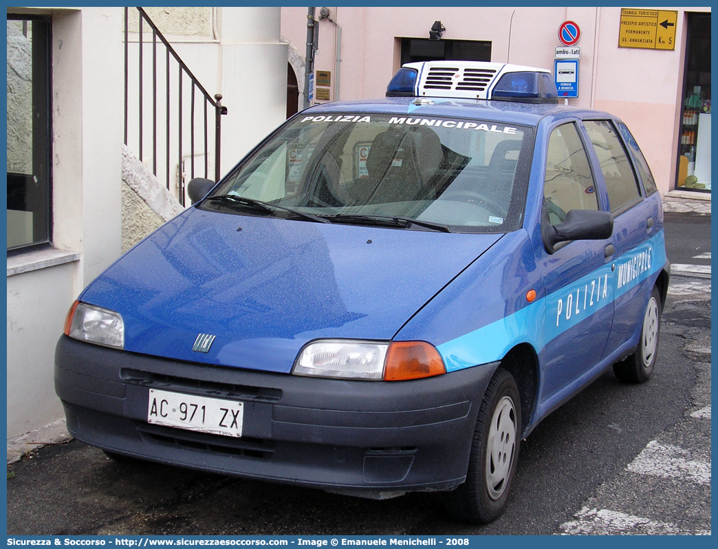 -
Polizia Municipale
Comune di Amelia
Fiat Punto I serie
Parole chiave: Polizia;Locale;Municipale;Amelia;Fiat;Punto