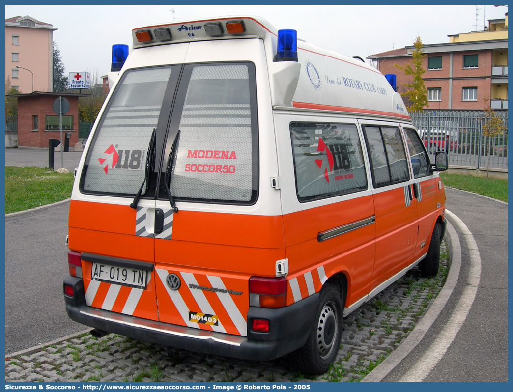 MO 1403
118 Modena Soccorso
Volkswagen Transporter T4
Allestitore Aricar S.p.A.
Parole chiave: 118;Modena;Soccorso;Ambulanza;Volkswagen;Transporter;T4;Aricar