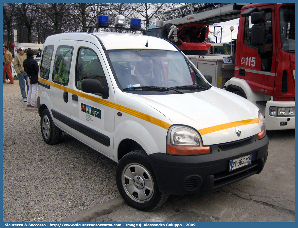 -
ARPAV
Unità Emergenza Ambientale
Renault Kangoo II serie
Parole chiave: ARPAV;Emergenza Ambientale;Renault;Kangoo II serie