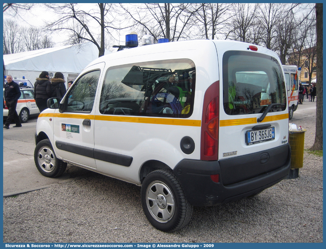 -
ARPAV
Unità Emergenza Ambientale
Renault Kangoo II serie
Parole chiave: ARPAV;Emergenza Ambientale;Renault;Kangoo II serie