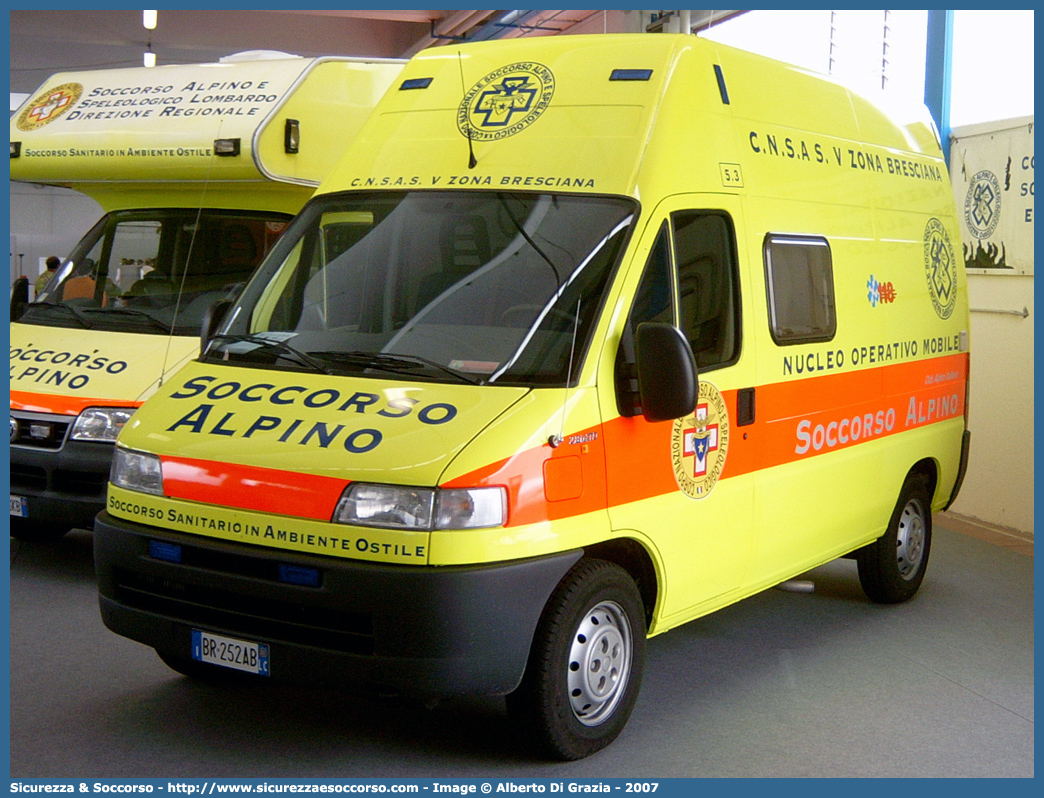 5.3
Corpo Nazionale
Soccorso Alpino e Speleologico
V Zona Bresciana
Fiat Ducato II serie
Allestitore PML S.n.c.
Parole chiave: CNSAS;C.N.S.A.S.;Corpo;Nazionale;Soccorso;Alpino;Speleologico;Lombardia;SASL;S.A.S.L.;Bresciana;Fiat;Ducato;PML