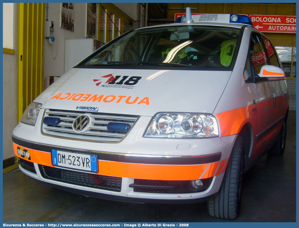 BO 0749
118 Bologna Soccorso
Volkswagen Sharan III serie
Allestitore Vision S.r.l.
Parole chiave: 118;Bologna;Soccorso;Automedica;Auto Medica;Automedicalizzata;Auto Medicalizzata;Volkswagen;Sharan;Vision