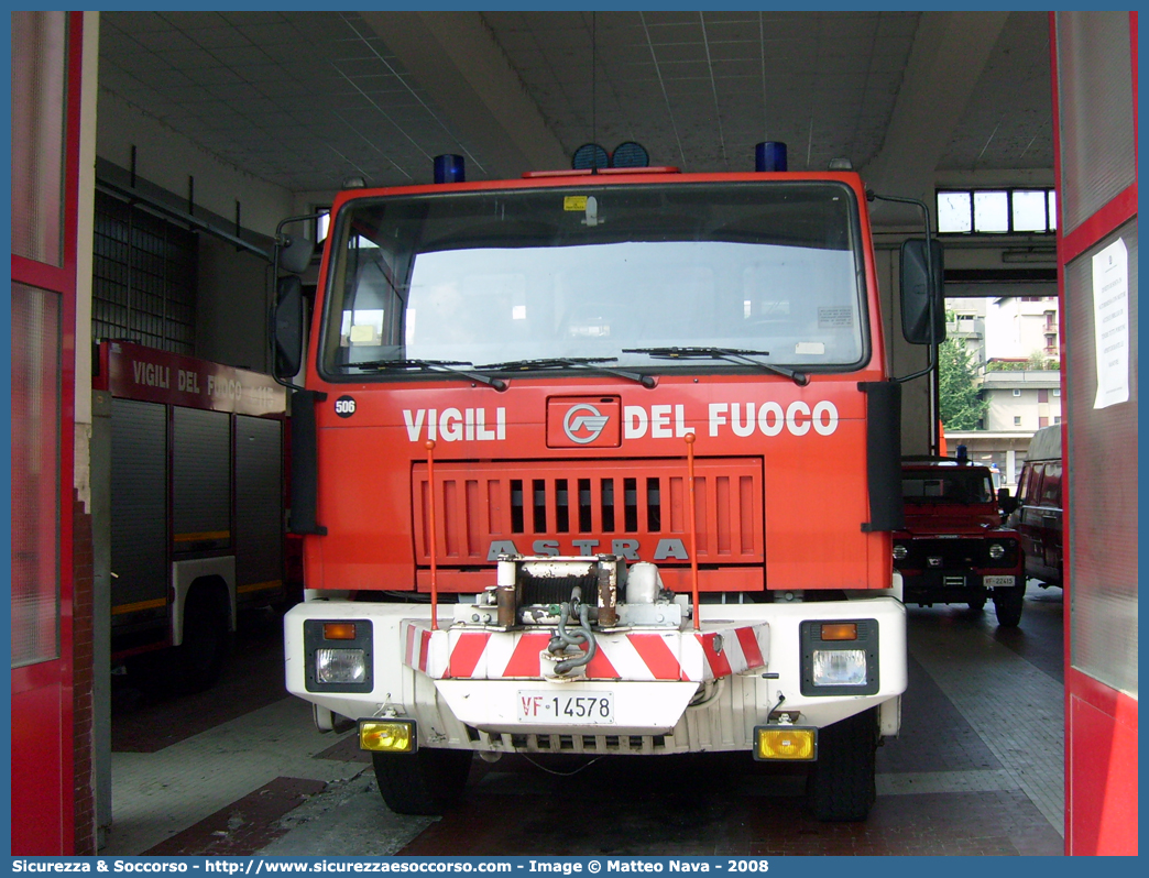 VF 14578
Corpo Nazionale Vigili del Fuoco
Astra Cormach BM305F
Parole chiave: VVF;V.V.F.;Corpo;Nazionale;Vigili;del;Fuoco;Astra;Cormach;BM305F;BM 305 F