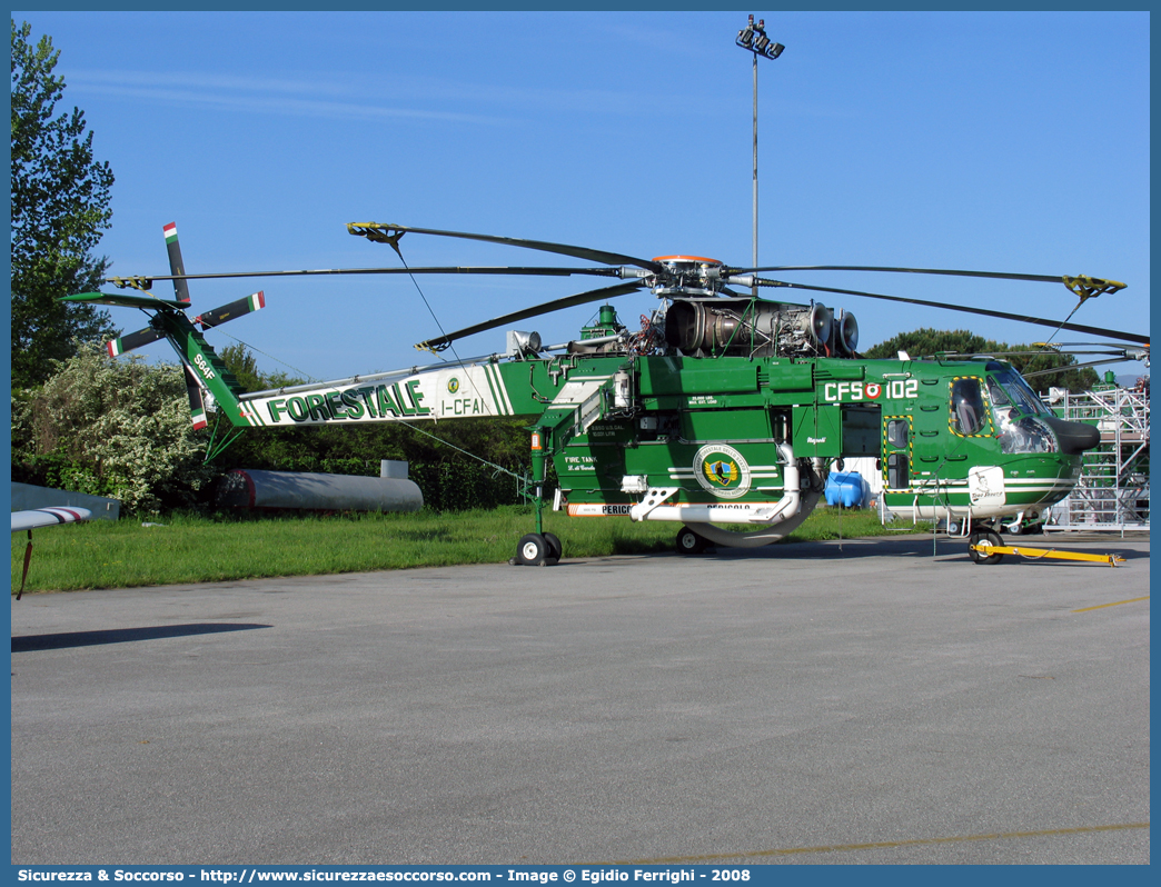 I-CFAI / CFS 102
Corpo Forestale
Servizio Aereo
Sikorsky S-64F Skycrane
"Toro Seduto"
Parole chiave: Corpo;Forestale;Stato;Corpo Forestale dello Stato;CFS;C.F.S.;Servizio Aereo;Sikorsky;S64 Skycrane;CFS 102