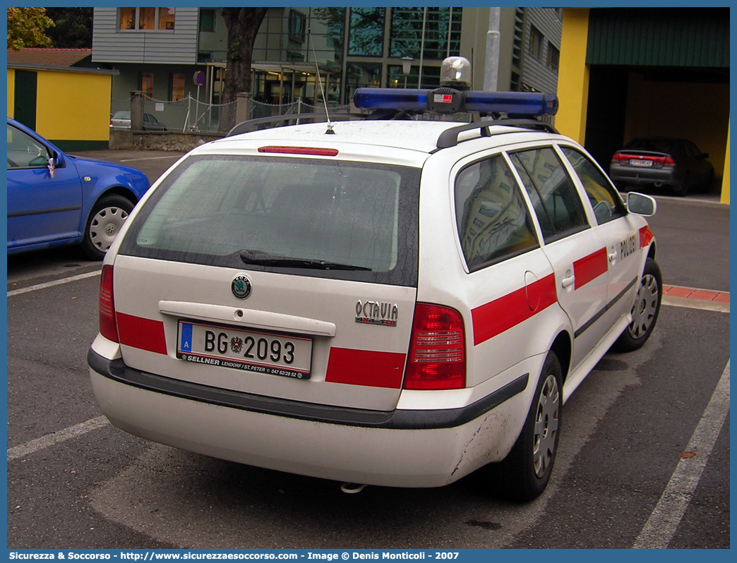 BG 2093
Republik Österreich
Polizei
Skoda Octavia Wagon I generation
(ex Gendarmerie)
Parole chiave: Republik;Österreich;Polizei;Gendarmerie;Skoda;Octavia;Wagon