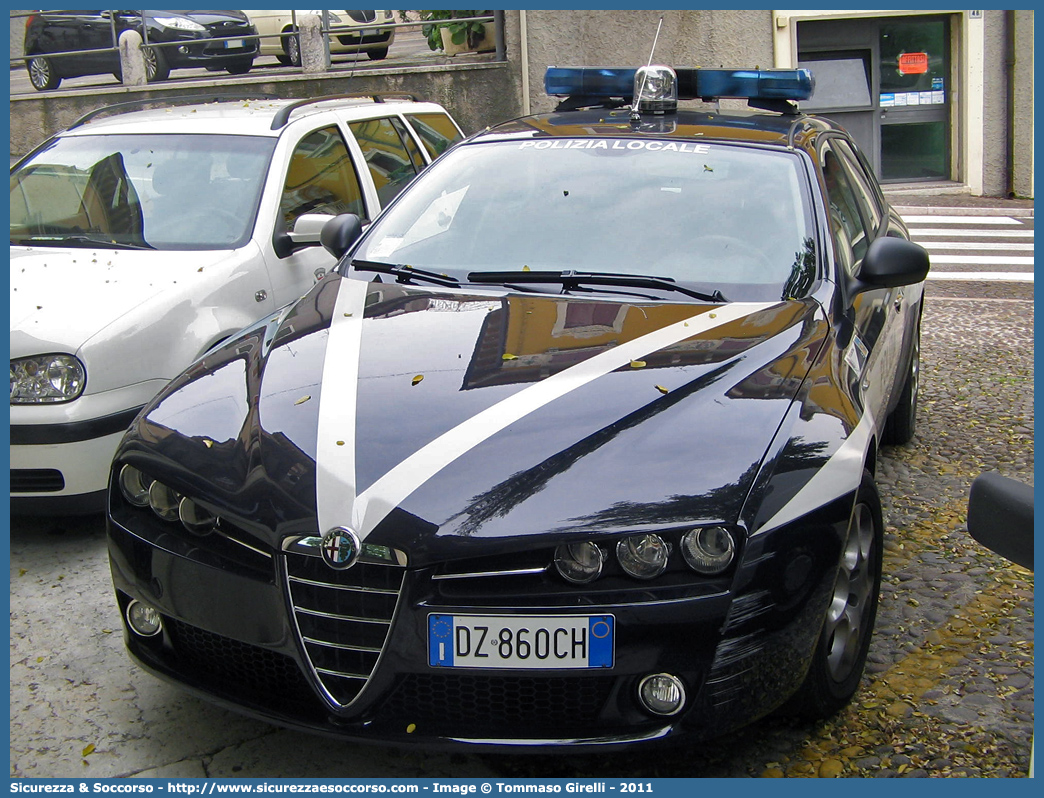 -
Polizia Locale
Comune di Pescantina
Alfa Romeo 159 Sportwagon
Allestitore Focaccia Group S.r.l.
Parole chiave: PL;PM;P.L.;P.M.;Polizia;Locale;Municipale;Pescantina;Alfa Romeo;159;Sportwagon;Focaccia