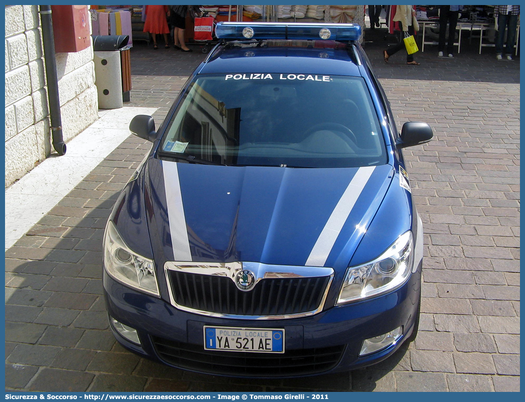 Polizia Locale YA521AE
Polizia Locale
Comune di Bussolengo
Skoda Octavia Wagon III serie
Allestitore Focaccia Group S.r.l.
Parole chiave: PL;PM;P.L.;P.M.;Polizia;Locale;Municipale;Bussolengo;Skoda;Octavia;Wagon;SW;S.W.;Focaccia;YA521AE;YA 521 AE