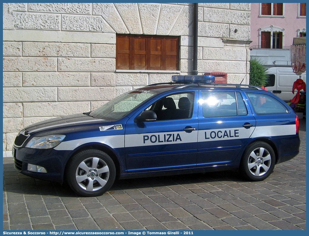 Polizia Locale YA521AE
Polizia Locale
Comune di Bussolengo
Skoda Octavia Wagon III serie
Allestitore Focaccia Group S.r.l.
Parole chiave: PL;PM;P.L.;P.M.;Polizia;Locale;Municipale;Bussolengo;Skoda;Octavia;Wagon;SW;S.W.;Focaccia;YA521AE;YA 521 AE