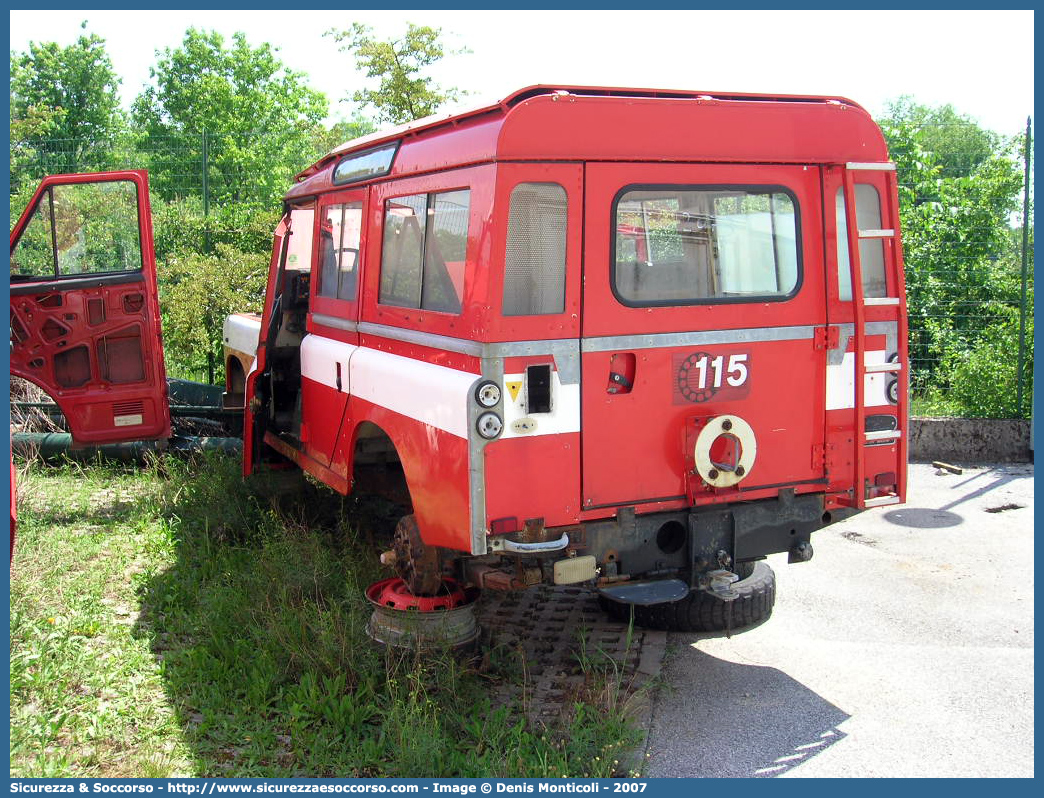 -
Corpo Nazionale Vigili del Fuoco
Land Rover 109
Parole chiave: Corpo;Nazionale;Vigili del Fuoco;Vigili;Fuoco;Land Rover;109