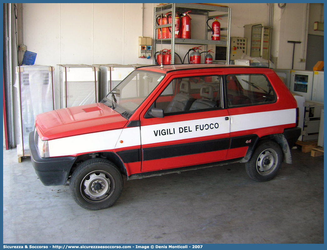 -
Corpo Nazionale Vigili del Fuoco
Fiat Panda 4x4 II serie
Parole chiave: VVF;V.V.F.;Corpo;Nazionale;Vigili;del;Fuoco;Fiat;Panda