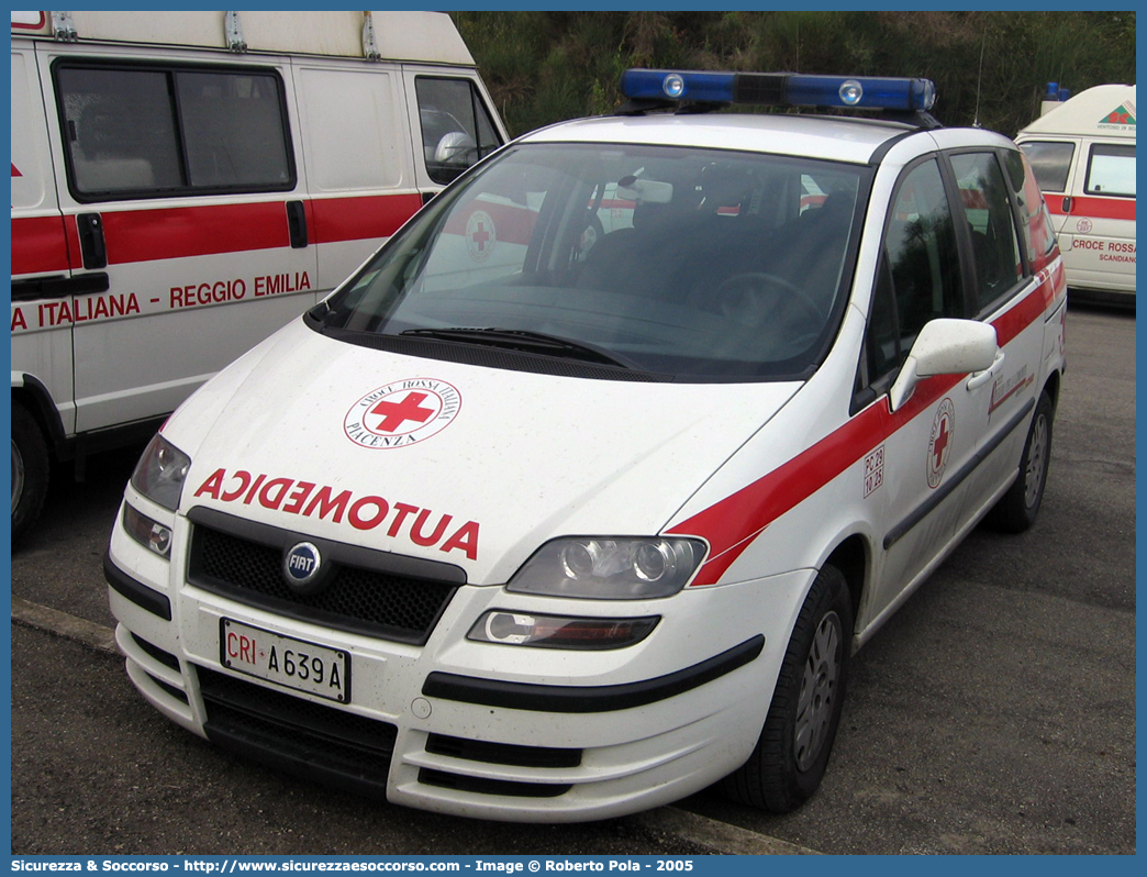 CRI A639A
Croce Rossa Italiana
Piacenza
Fiat Ulysse III serie
Allestitore Aricar S.p.A.
Parole chiave: CRI;C.R.I.;Croce Rossa Italiana;Automedica;Auto medica;Automedicalizzata;Auto medicalizzata;Fiat;Ulysse;Piacenza;A639A;Aricar