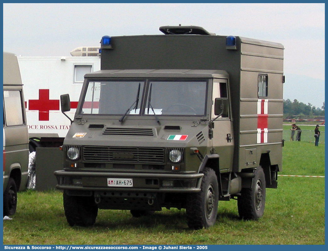 AM AH675
Aeronautica Militare Italiana
Servizio Sanitario
Iveco VM90
Parole chiave: AM;A.M.I.;AMI;Aeronautica;Militare;Italiana;Servizio Sanitario;Iveco;VM90