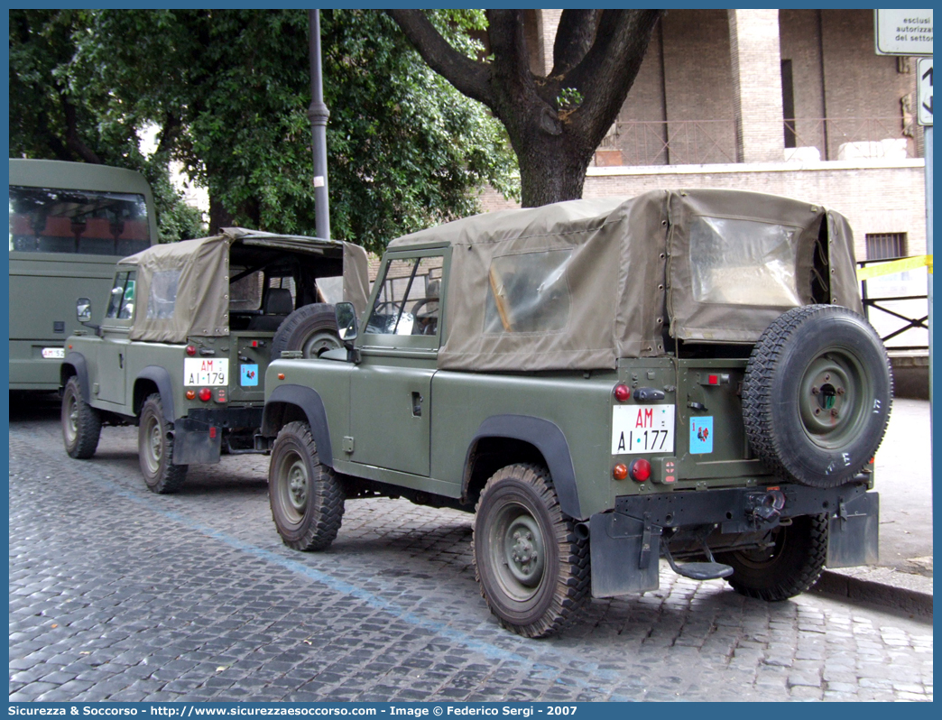 AM AI177
Aeronautica Militare Italiana
Land Rover Defender 90
Parole chiave: A.M.I.;AMI;Aeronautica;Militare;Italiana;Land Rover;Defender;90