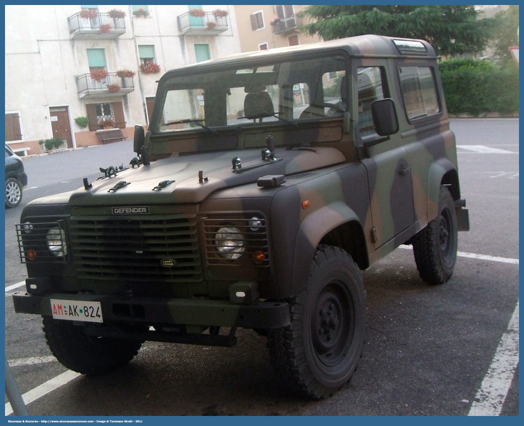 AM AK824
Aeronautica Militare Italiana
Land Rover Defender 90
Parole chiave: A.M.I.;AMI;Aeronautica;Militare;Italiana;Land Rover;Defender;90