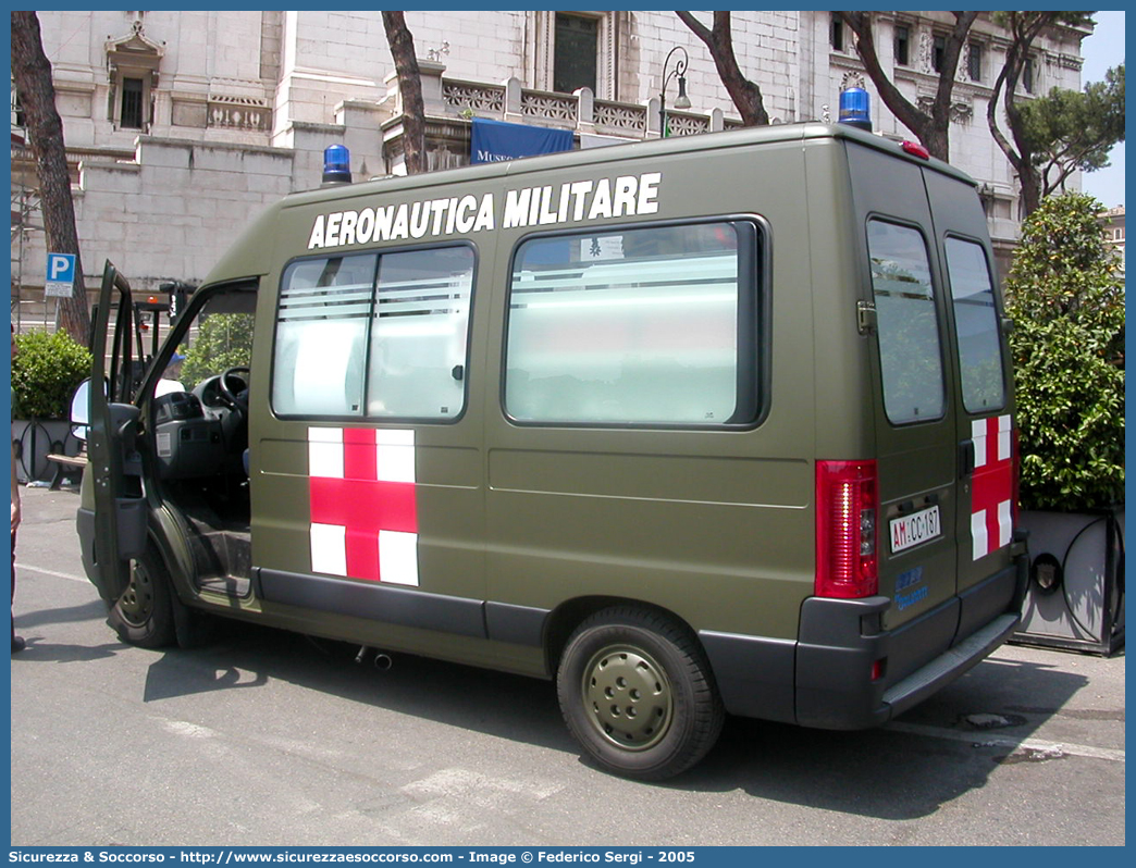 AM CC187
Aeronautica Militare Italiana
Servizio Sanitario
Fiat Ducato II serie restyling
Allestitore Bollanti S.r.l.
Parole chiave: AMI;A.M.I.;Aeronautica;Militare;Italiana;Servizio;Sanitario;Fiat;Ducato;Bollanti