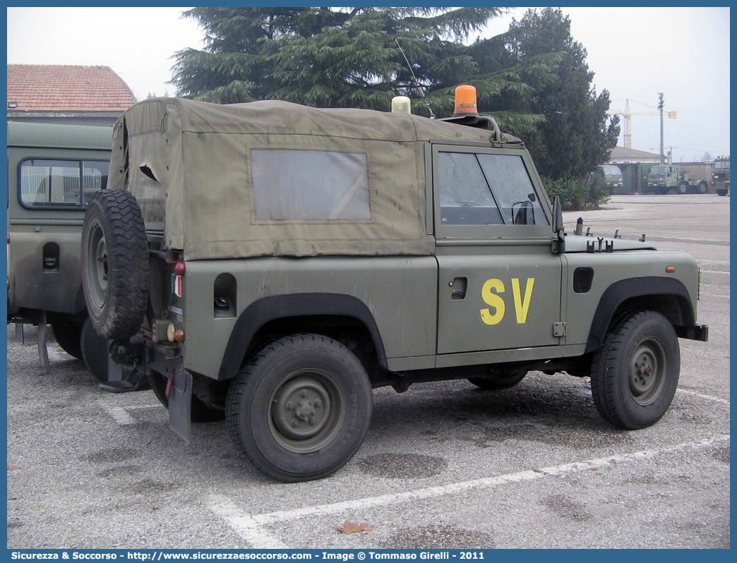 -
Aeronautica Militare Italiana
Sicurezza Volo
Land Rover Defender 90
Parole chiave: AMI;A.M.I.;Aeronautica;Militare;Italiana;Servizio;Antincendio;Sicurezza;Volo;Land Rover;Defender;90