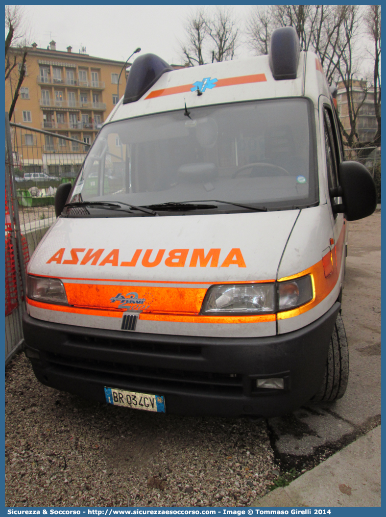 2
SUEM 118 Verona Emergenza
Azienda ULSS 9 - Scaligera
Fiat Ducato II serie
Allestitore Aricar S.p.A.
Parole chiave: 118;Verona;Emergenza;SUEM;S.U.E.M.;Automedica;Fiat;Ducato;Aricar