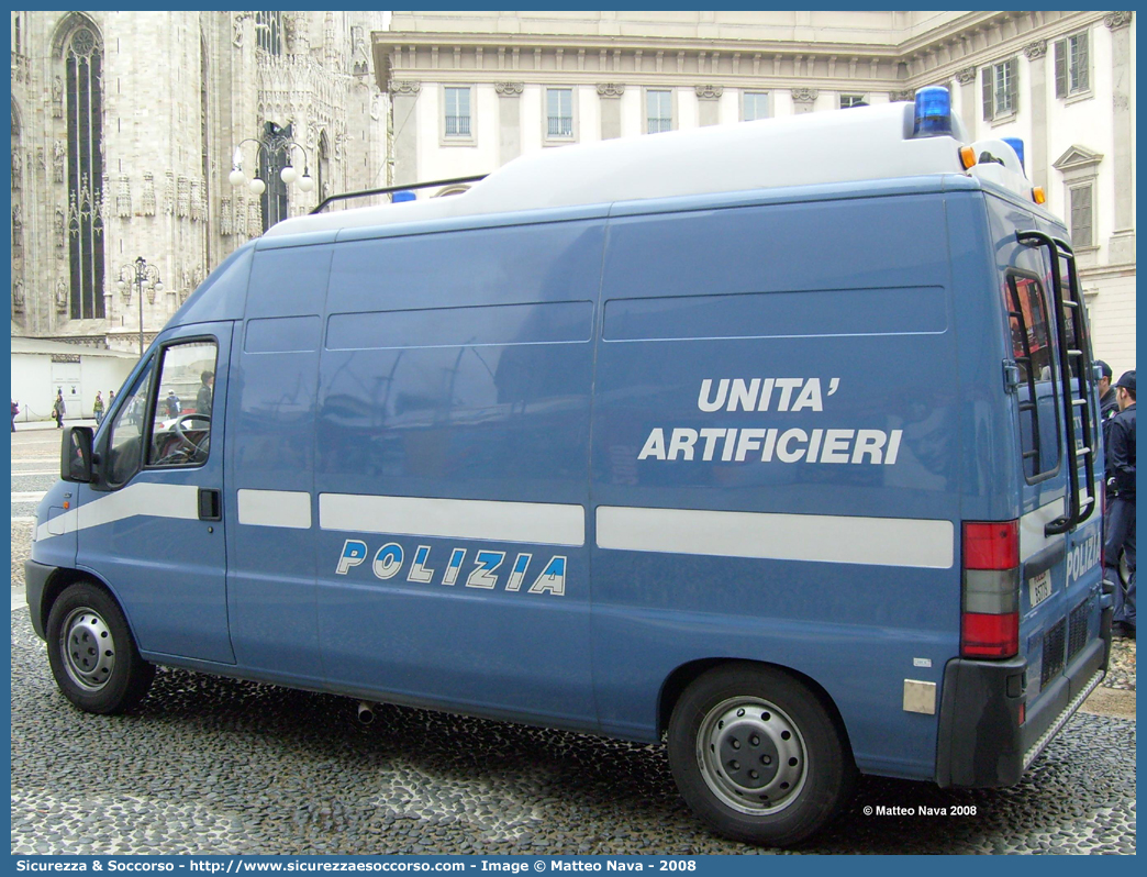 Polizia B5779
Polizia di Stato
Artificieri Antisabotaggio
Fiat Ducato II serie
Parole chiave: B5779;PS;P.S.;Polizia;Stato;Polizia di Stato;Artificieri;Antisabotaggio;Fiat;Ducato