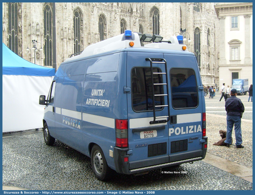 Polizia B5779
Polizia di Stato
Artificieri Antisabotaggio
Fiat Ducato II serie
Parole chiave: B5779;PS;P.S.;Polizia;Stato;Polizia di Stato;Artificieri;Antisabotaggio;Fiat;Ducato