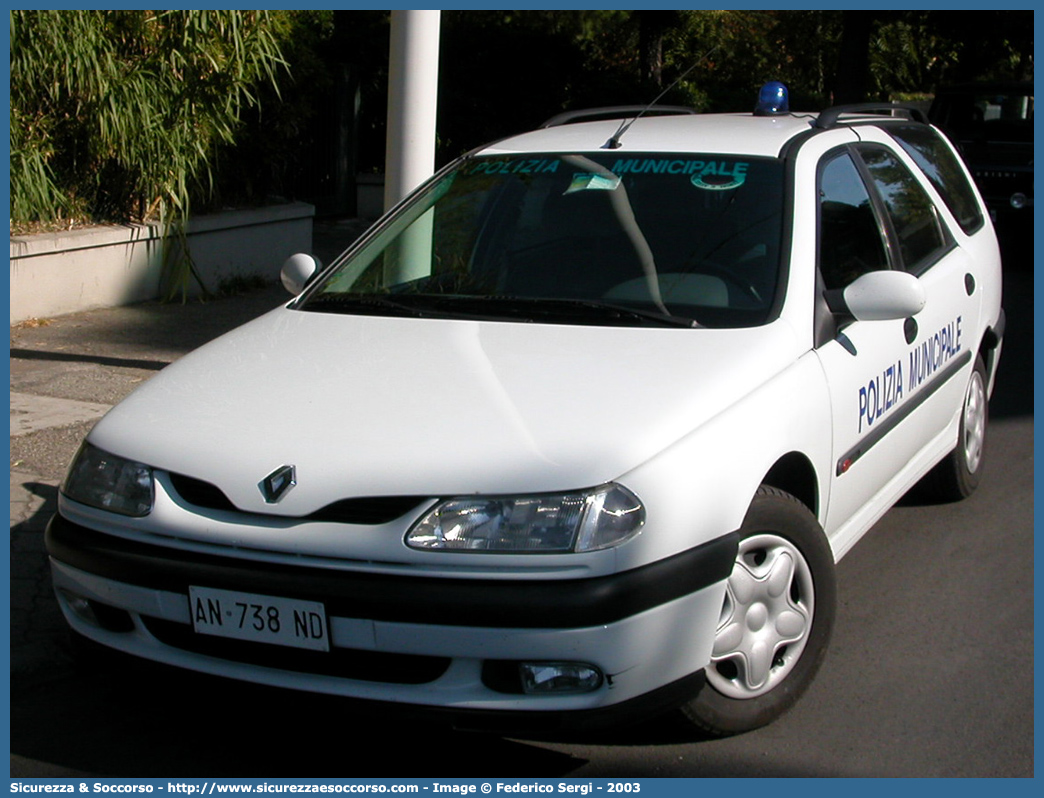 -
Polizia Municipale
Comune di Assisi
Renault Laguna Station Wagon
Parole chiave: Polizia;Locale;Municipale;Assisi;Renault;Laguna;Station Wagon