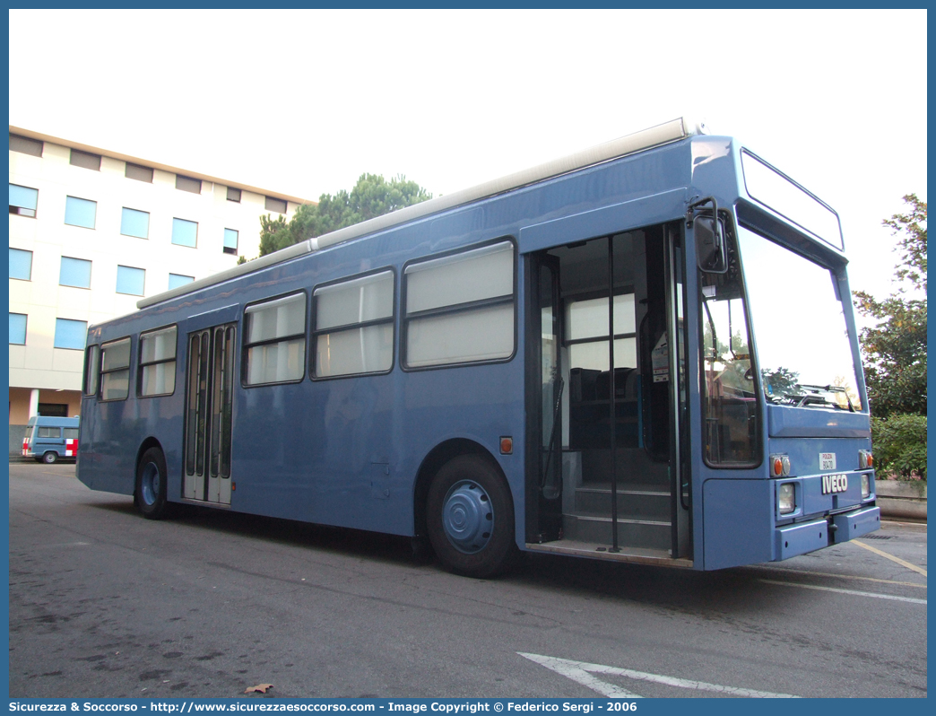 Polizia B0470
Polizia di Stato
Reparto Mobile
Iveco S EffeUno 571
Scuola Mobile di Polizia
Parole chiave: PS;P.S.;Polizia;Polizia di Stato;Reparto Mobile;Scuola;Iveco;S;EffeUno;571;B0470