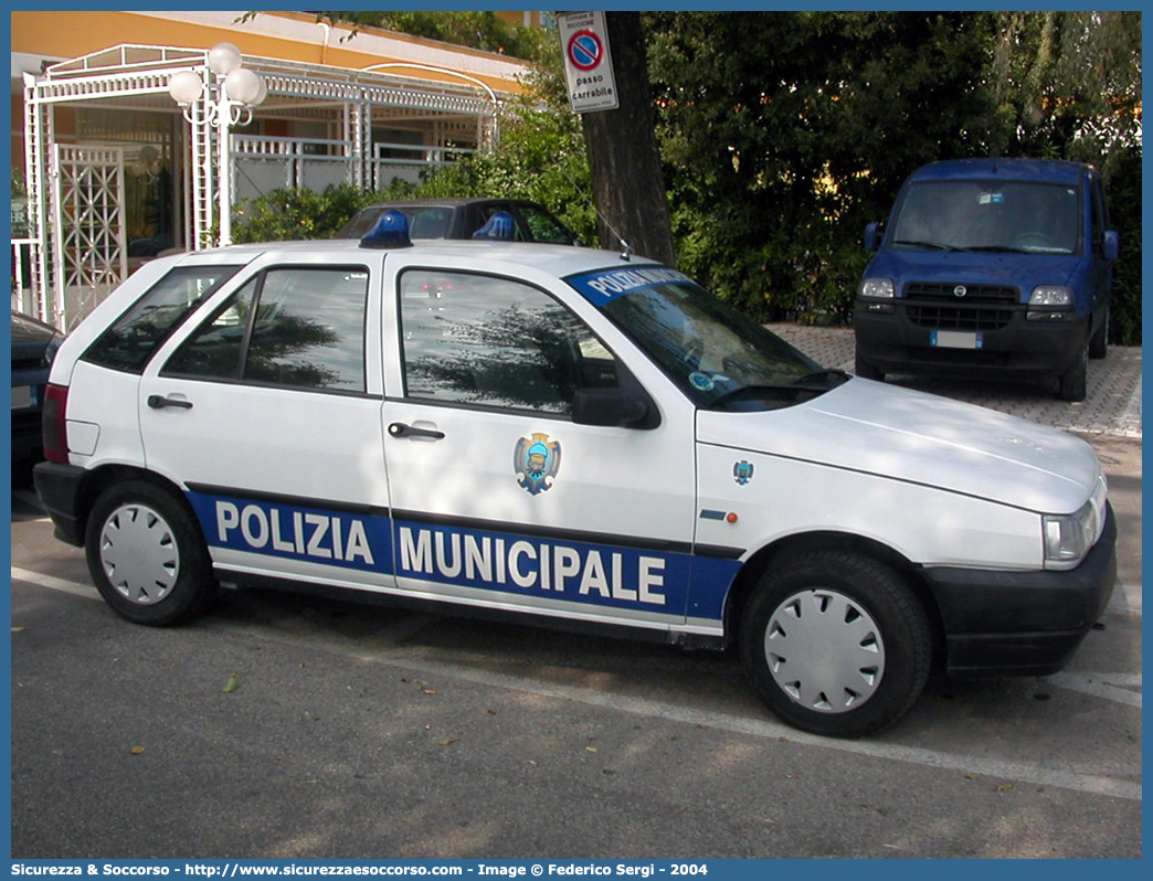 -
Polizia Municipale
Comune di Caldarola
Fiat Tipo II serie
Parole chiave: Polizia;Locale;Municipale;Caldarola;Fiat;Tipo