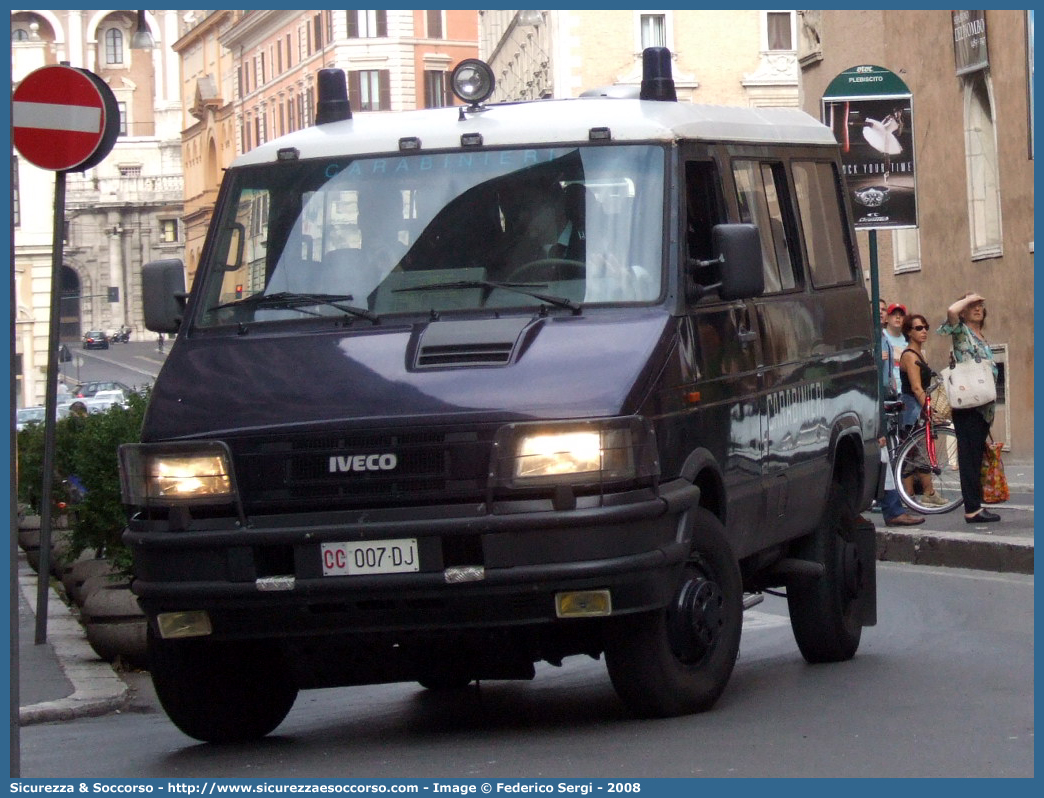 CC 007DJ
Arma dei Carabinieri
Battaglioni Mobili
Iveco TurboDaily 40-10 4x4 II serie
Parole chiave: CC;C.C.;Arma;dei;Carabinieri;Battaglioni;Battaglione;Mobili;Mobile;Iveco;TurboDaily;Daily;40-10;4x4;40.10;40;10;Ordine;Pubblico