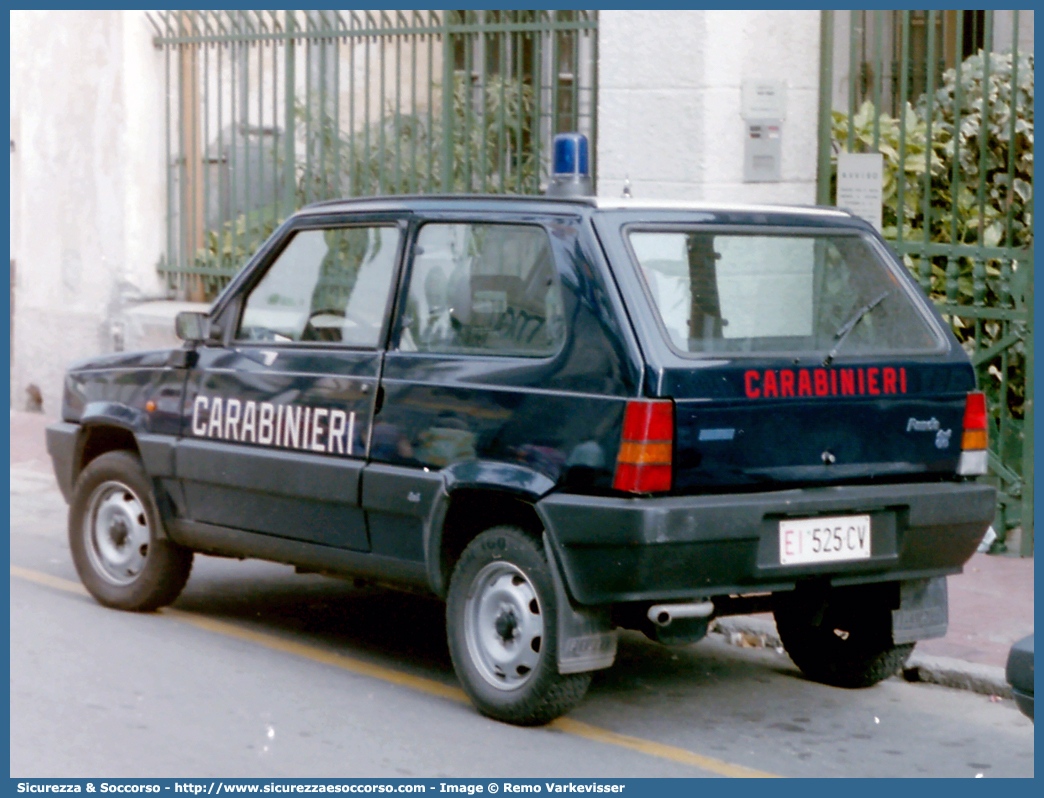 EI 525CV
Arma dei Carabinieri
Fiat Panda 4x4 II serie
Parole chiave: CC;C.C.;Arma;dei;Carabinieri;Fiat;Panda;4x4