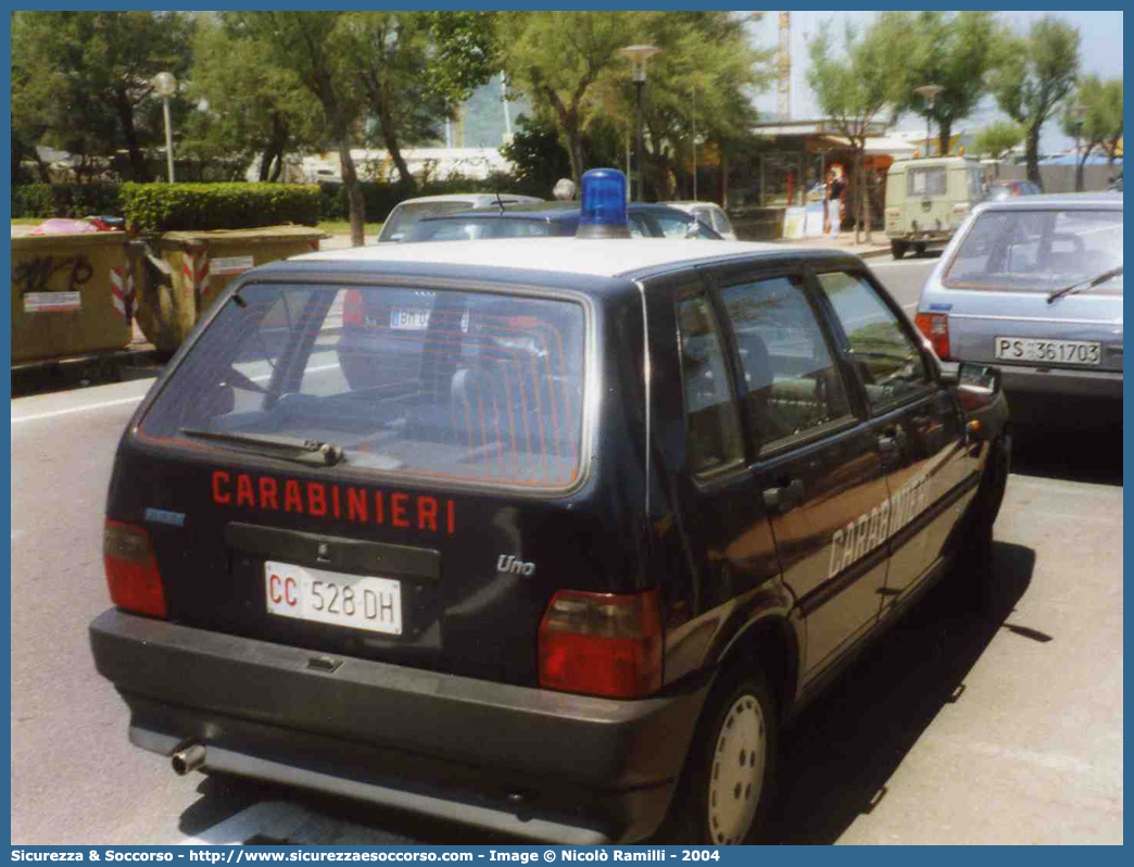 CC 528DH
Arma dei Carabinieri
Fiat Uno II serie
Parole chiave: CC528DH;Arma dei Carabinieri;Fiat Uno II serie