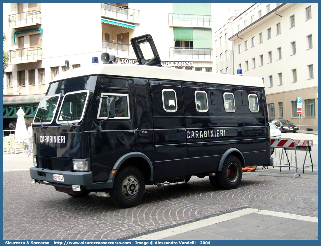 CC 772CA
Arma dei Carabinieri
Battaglioni Mobili
Iveco A55F14
Parole chiave: CC772CA;Arma dei Carabinieri;Battaglioni Mobili;Iveco A55F14;Blindato;Ordine Pubblico