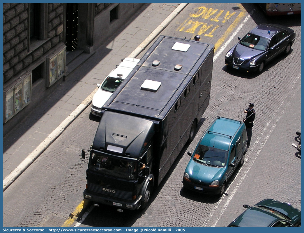 CC 985CV
Arma dei Carabinieri
4° Reggimento Carabinieri a Cavallo
Iveco 175-24
Parole chiave: CC;C.C.;Arma;dei;Carabinieri;Reggimento;a;Cavallo;Iveco;175-24