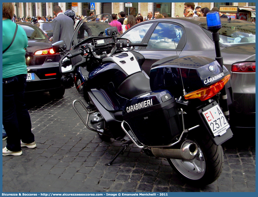 EI A2372
Arma dei Carabinieri
Reparto Carabinieri presso l'Esercito Italiano
Bmw R1200RT
Parole chiave: EIA2372;Arma dei Carabinieri;Reparto Carabinieri presso l'Esercito Italiano;BMW R1200 RT