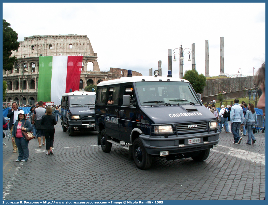 CC AB637
Arma dei Carabinieri
Battaglioni Mobili
Iveco TurboDaily 40-10 4x4 II serie
Parole chiave: CC;C.C.;Arma;dei;Carabinieri;Battaglioni;Battaglione;Mobili;Mobile;Iveco;TurboDaily;Daily;40-10;4x4;40.10;40;10;Ordine;Pubblico