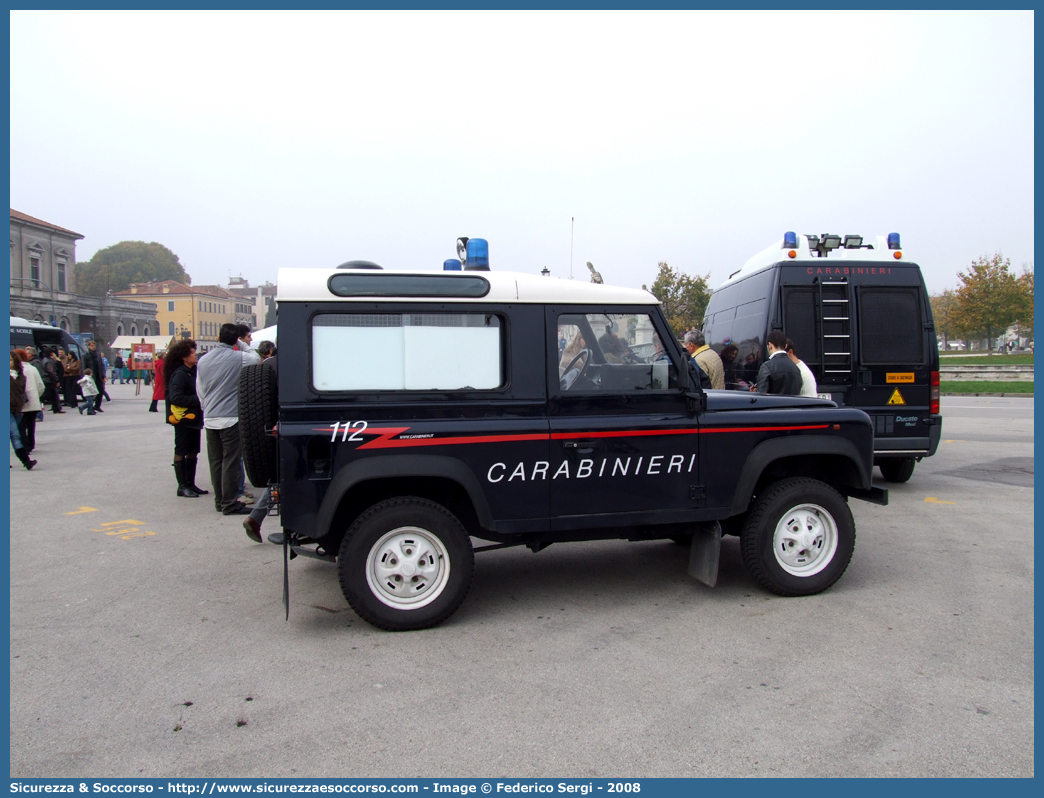 CC AE412
Arma dei Carabinieri
Centro e Nuclei Cinofili
Land Rover Defender 90
Parole chiave: CCAE412;Arma dei Carabinieri;Centro e Nuclei Cinofili;Land Rover Defender 90