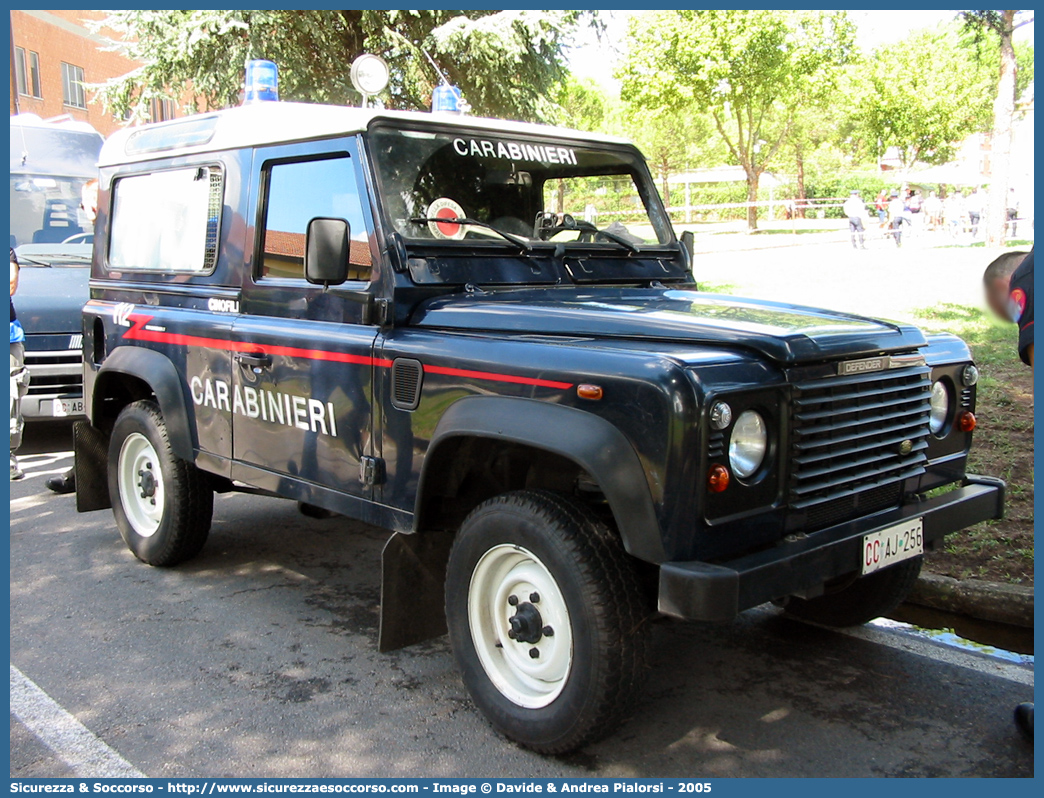 CC AJ256
Arma dei Carabinieri
Centro e Nuclei Cinofili
Land Rover Defender 90
Parole chiave: CCAJ256;Arma dei Carabinieri;Centro e Nuclei Cinofili;Land Rover Defender 90