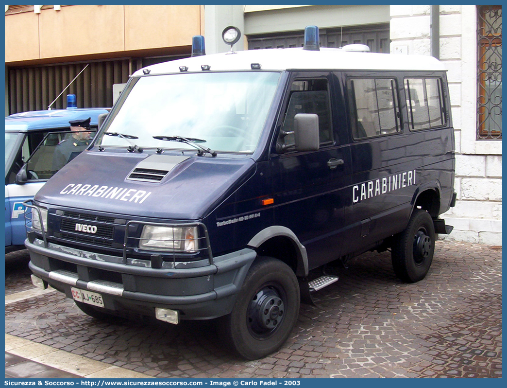 CC AJ685
Arma dei Carabinieri
Battaglioni Mobili
Iveco TurboDaily 40-10 4x4 II serie
Parole chiave: CC;C.C.;Arma;dei;Carabinieri;Battaglioni;Battaglione;Mobili;Mobile;Iveco;TurboDaily;Daily;40-10;4x4;40.10;40;10;Ordine;Pubblico