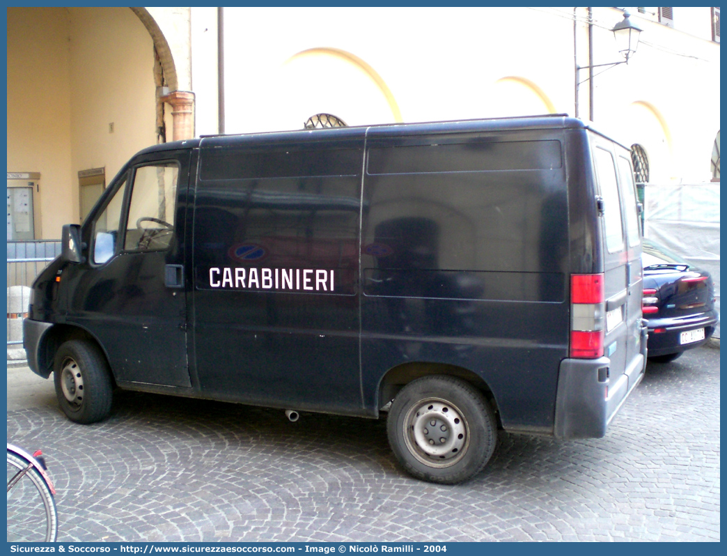 -
Arma dei Carabinieri
Fiat Ducato II serie
Parole chiave: CC;C.C.;Arma;dei;Carabinieri;Fiat;Ducato