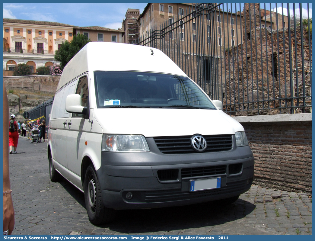 -
Arma dei Carabinieri
G.I.S. Gruppo d' Intervento Speciale
Volkswagen Transporter T5
Parole chiave: Arma dei Carabinieri;G.I.S. Gruppo d&#039;Intervento Speciale;Volkswagen Transporter T5