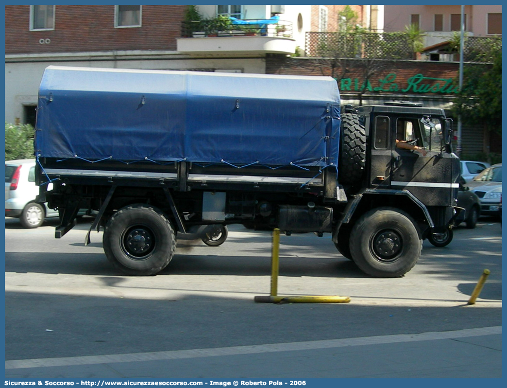 -
Arma dei Carabinieri
Iveco ACM80
Parole chiave: Arma dei Carabinieri;Iveco ACM80