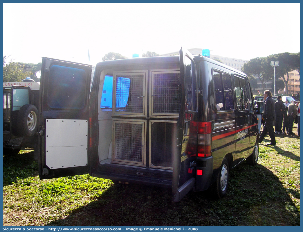 CC AP797
Arma dei Carabinieri
Centro e Nuclei Cinofili
Fiat Ducato II serie
Parole chiave: CC;C.C.;Arma;Carabinieri;Centro;Nucleo;Cinofili;Fiat;Ducato