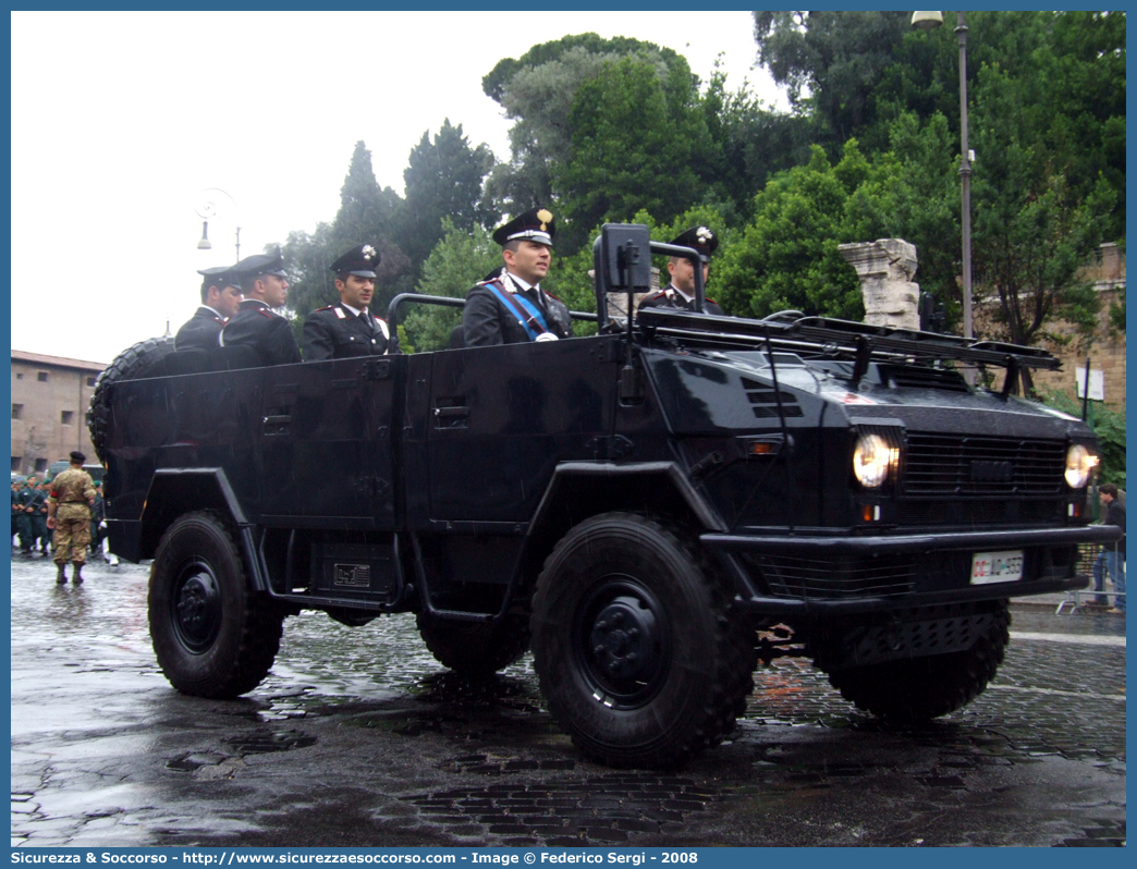 CC AQ933
Arma dei Carabinieri
Battaglioni Mobili
Iveco VM90T
Parole chiave: CC;C.C.;Arma;Carabinieri;Battaglioni;Mobili;Battaglione;Iveco;VM90T