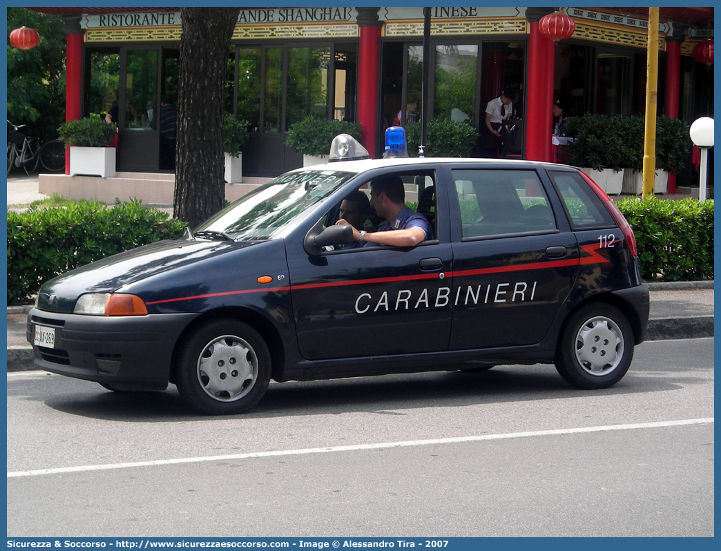 CC AX269
Arma dei Carabinieri
Fiat Punto I serie
Allestitore Elevox S.r.l.
Parole chiave: CC;C.C.;Arma;dei;Carabinieri;Fiat;Punto;Elevox