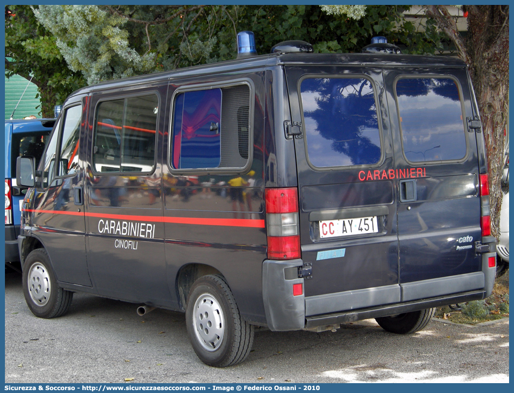 CC AY451
Arma dei Carabinieri
Centro e Nuclei Cinofili
Fiat Ducato II serie
Parole chiave: CC;C.C.;Arma;Carabinieri;Centro;Nucleo;Cinofili;Fiat;Ducato