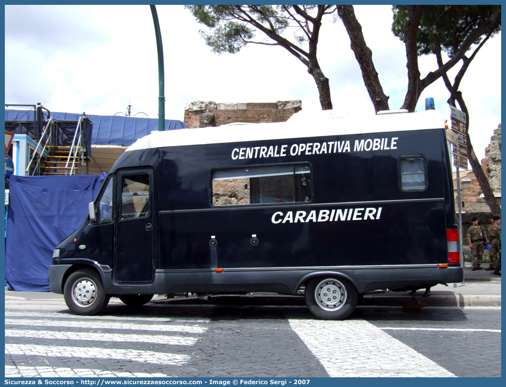 CC BA651
Arma dei Carabinieri
Fiat Ducato II serie
Centrale Operativa Mobile
Allestitore Elevox S.r.l.
Parole chiave: CC;C.C.;Arma;Carabinieri;Fiat;Ducato;Stazione;Mobile;Centrale;Operativa;Elevox